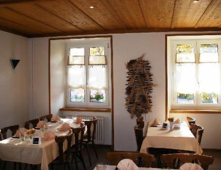 Chez Gilles Hotel Resto Bar Sa La Chaux De Fonds Esterno foto